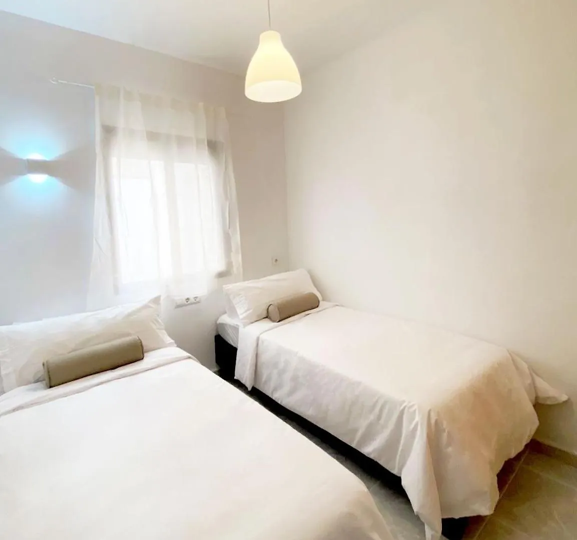 Solarium Central Beach フエンヒロラ アパート